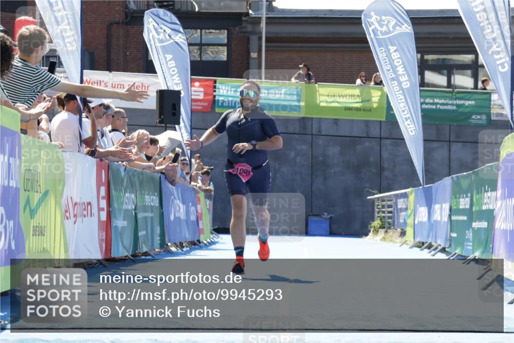 09.08.2026 - GEWOBA Citytriathlon Bremen Yannick Fuchs http://msf.ph/oto/9945293 09.08.2026 14:23:04 Ziel 1003, 1003 meine-sportfotos.de