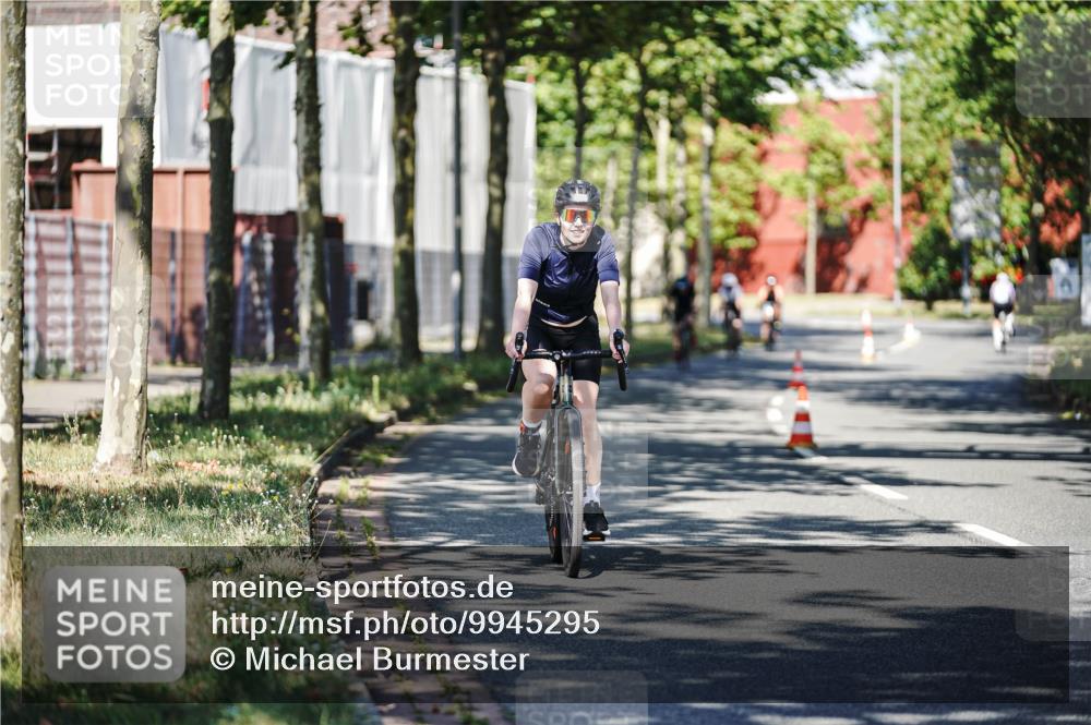 09.08.2026 - GEWOBA Citytriathlon Bremen Michael Burmester http://msf.ph/oto/9945295 09.08.2026 10:39:52 Radfahren 11, 69, 71, 197, 469, 499 meine-sportfotos.de