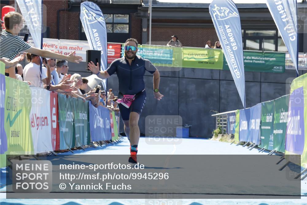 09.08.2026 - GEWOBA Citytriathlon Bremen Yannick Fuchs http://msf.ph/oto/9945296 09.08.2026 14:23:04 Ziel 1003, 1003 meine-sportfotos.de