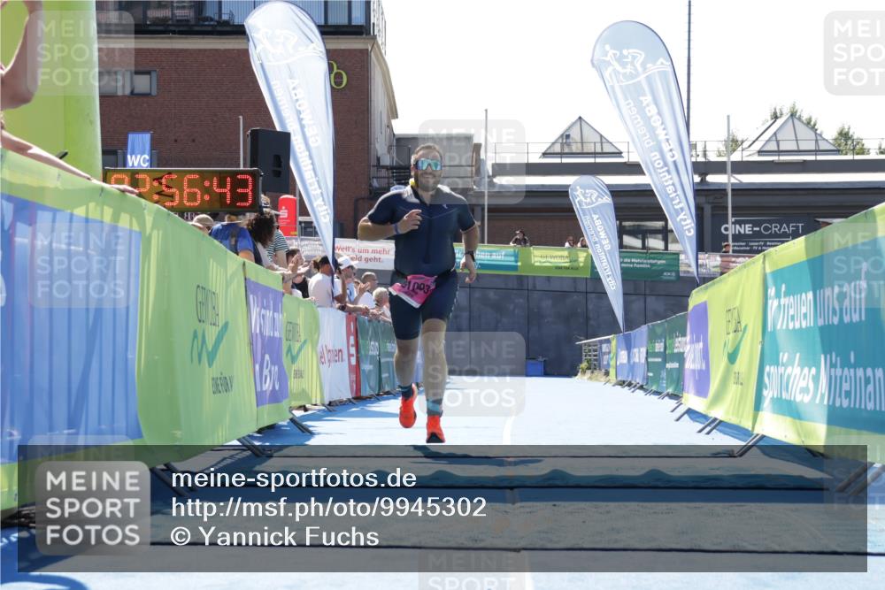 09.08.2026 - GEWOBA Citytriathlon Bremen Yannick Fuchs http://msf.ph/oto/9945302 09.08.2026 14:23:05 Ziel 1003, 1003 meine-sportfotos.de