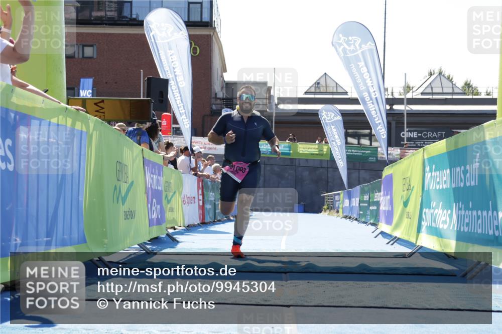 09.08.2026 - GEWOBA Citytriathlon Bremen Yannick Fuchs http://msf.ph/oto/9945304 09.08.2026 14:23:05 Ziel 1003, 1003 meine-sportfotos.de