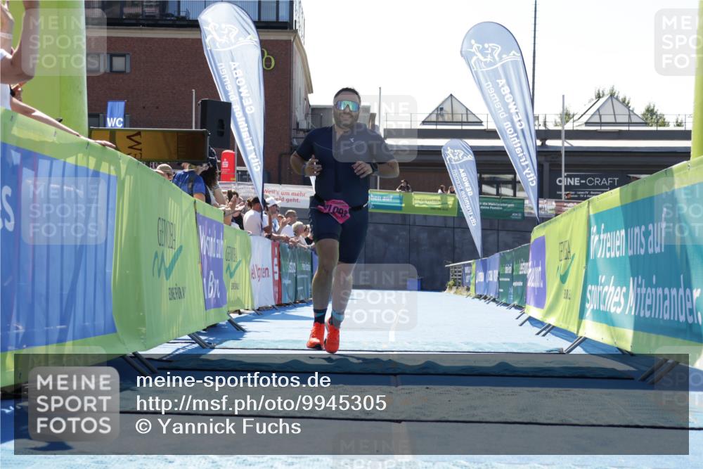 09.08.2026 - GEWOBA Citytriathlon Bremen Yannick Fuchs http://msf.ph/oto/9945305 09.08.2026 14:23:06 Ziel 1003, 1003 meine-sportfotos.de