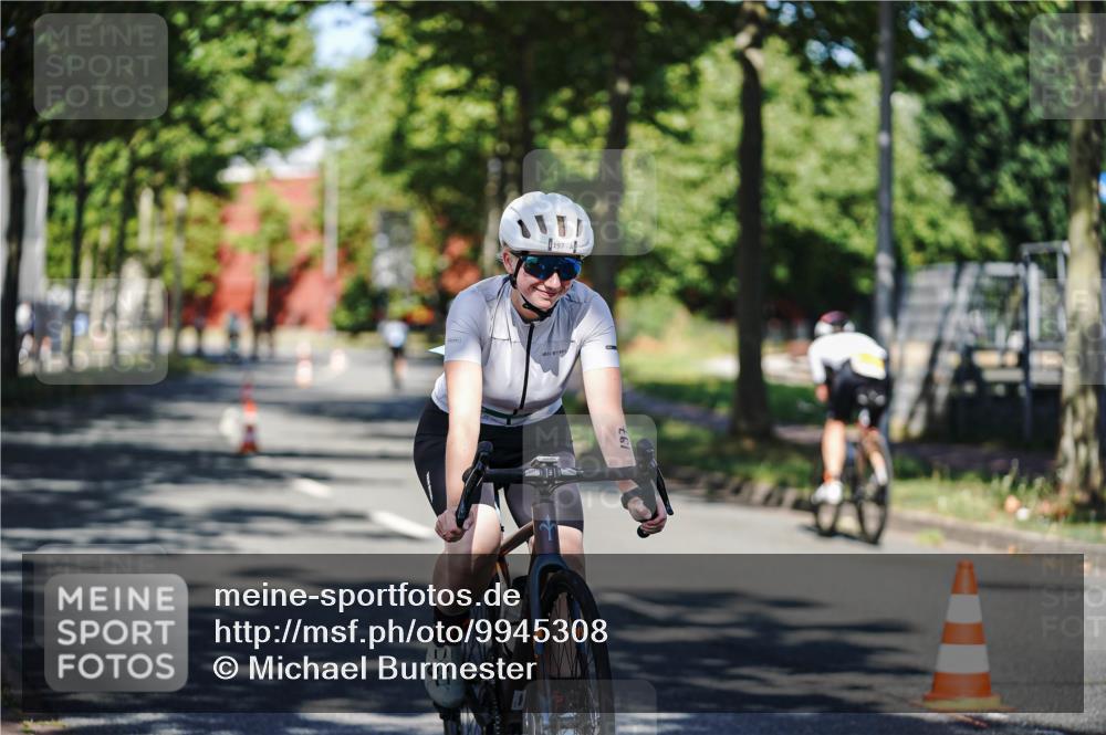 09.08.2026 - GEWOBA Citytriathlon Bremen Michael Burmester http://msf.ph/oto/9945308 09.08.2026 10:40:02 Radfahren 11, 69, 197, 203, 485 meine-sportfotos.de