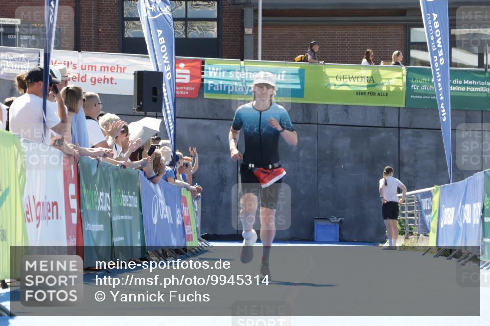 09.08.2026 - GEWOBA Citytriathlon Bremen Yannick Fuchs http://msf.ph/oto/9945314 09.08.2026 14:23:31 Ziel 944 meine-sportfotos.de