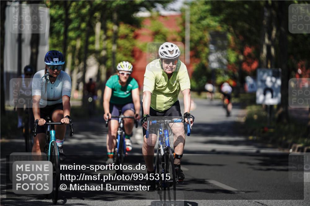 09.08.2026 - GEWOBA Citytriathlon Bremen Michael Burmester http://msf.ph/oto/9945315 09.08.2026 10:40:13 Radfahren 5, 77, 101, 115, 165, 203, 485 meine-sportfotos.de