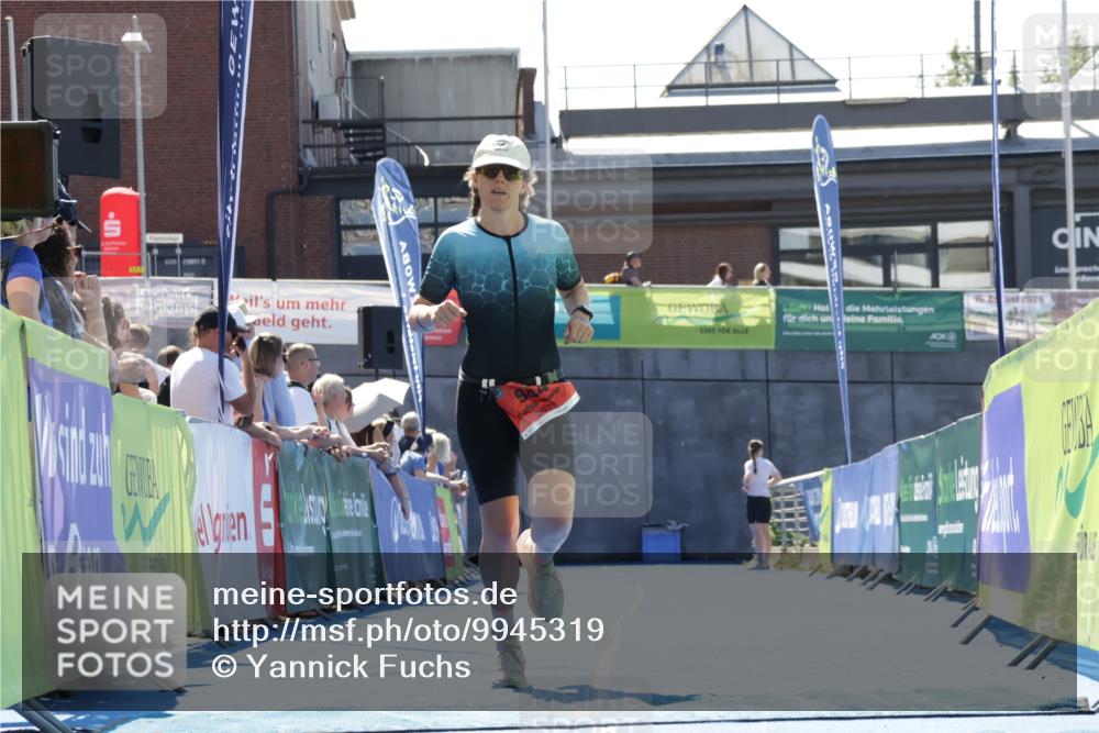 09.08.2026 - GEWOBA Citytriathlon Bremen Yannick Fuchs http://msf.ph/oto/9945319 09.08.2026 14:23:32 Ziel 944 meine-sportfotos.de