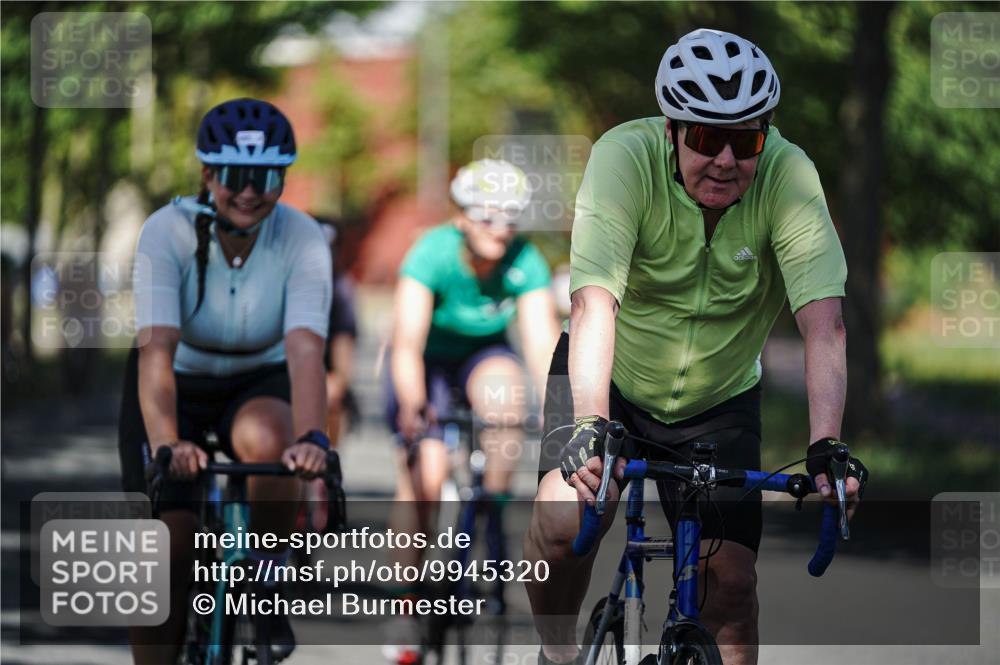 09.08.2026 - GEWOBA Citytriathlon Bremen Michael Burmester http://msf.ph/oto/9945320 09.08.2026 10:40:14 Radfahren 5, 77, 101, 115, 165, 203, 485 meine-sportfotos.de