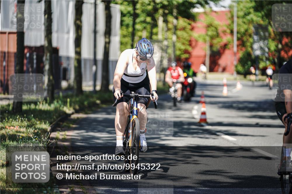 09.08.2026 - GEWOBA Citytriathlon Bremen Michael Burmester http://msf.ph/oto/9945322 09.08.2026 10:40:15 Radfahren 5, 77, 101, 115, 165, 203, 485 meine-sportfotos.de