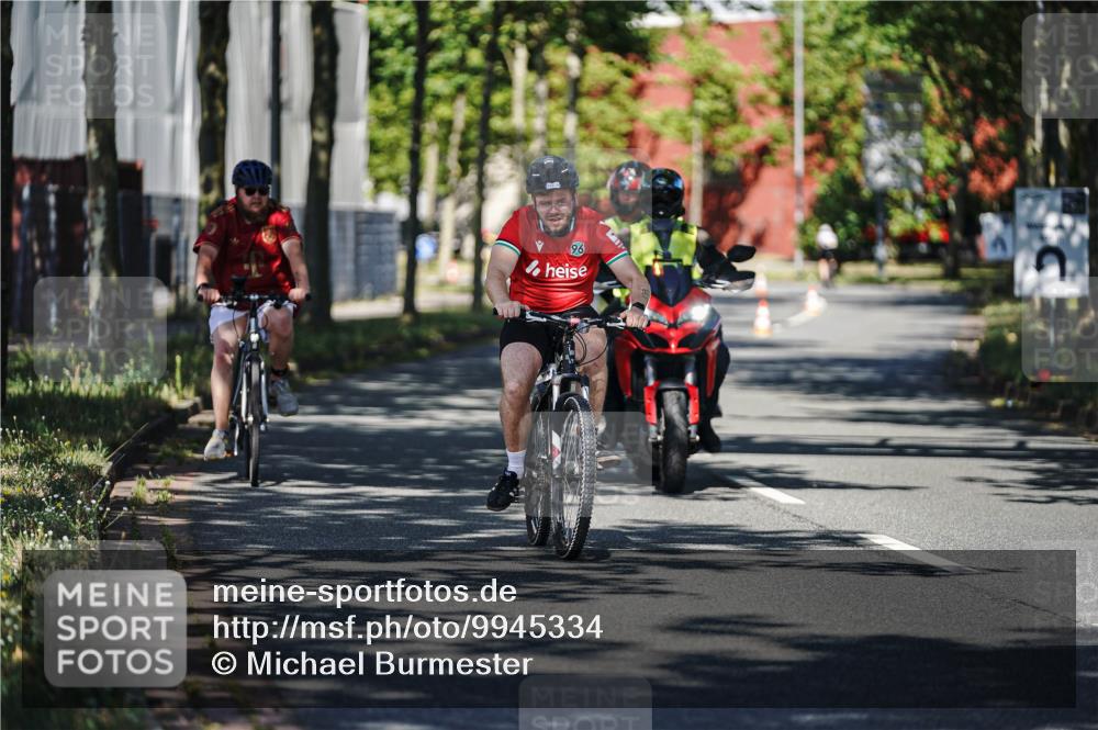 09.08.2026 - GEWOBA Citytriathlon Bremen Michael Burmester http://msf.ph/oto/9945334 09.08.2026 10:40:19 Radfahren 5, 77, 101, 115, 159, 165, 203, 485 meine-sportfotos.de