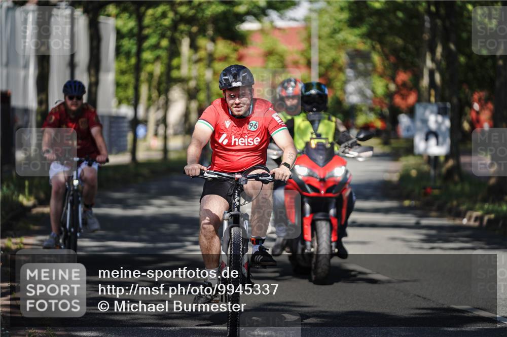09.08.2026 - GEWOBA Citytriathlon Bremen Michael Burmester http://msf.ph/oto/9945337 09.08.2026 10:40:20 Radfahren 5, 77, 101, 115, 147, 159, 165, 203, 485 meine-sportfotos.de