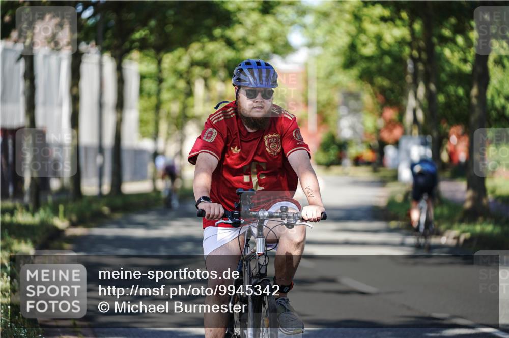09.08.2026 - GEWOBA Citytriathlon Bremen Michael Burmester http://msf.ph/oto/9945342 09.08.2026 10:40:21 Radfahren 5, 77, 101, 115, 147, 159, 165 meine-sportfotos.de