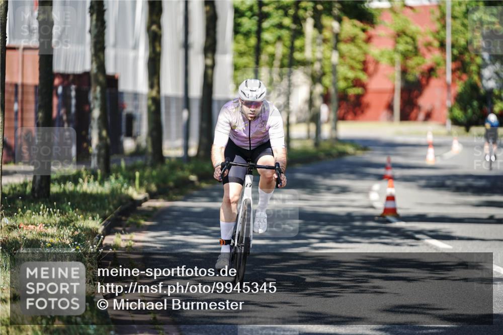 09.08.2026 - GEWOBA Citytriathlon Bremen Michael Burmester http://msf.ph/oto/9945345 09.08.2026 10:40:25 Radfahren 5, 101, 147, 159 meine-sportfotos.de