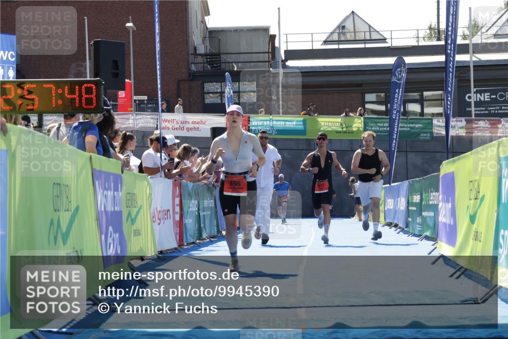 09.08.2026 - GEWOBA Citytriathlon Bremen Yannick Fuchs http://msf.ph/oto/9945390 09.08.2026 14:24:11 Ziel 652, 896 meine-sportfotos.de