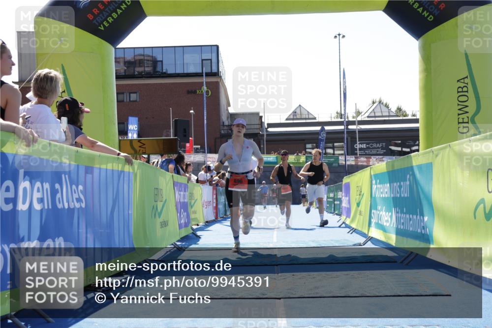 09.08.2026 - GEWOBA Citytriathlon Bremen Yannick Fuchs http://msf.ph/oto/9945391 09.08.2026 14:24:12 Ziel 652, 896 meine-sportfotos.de