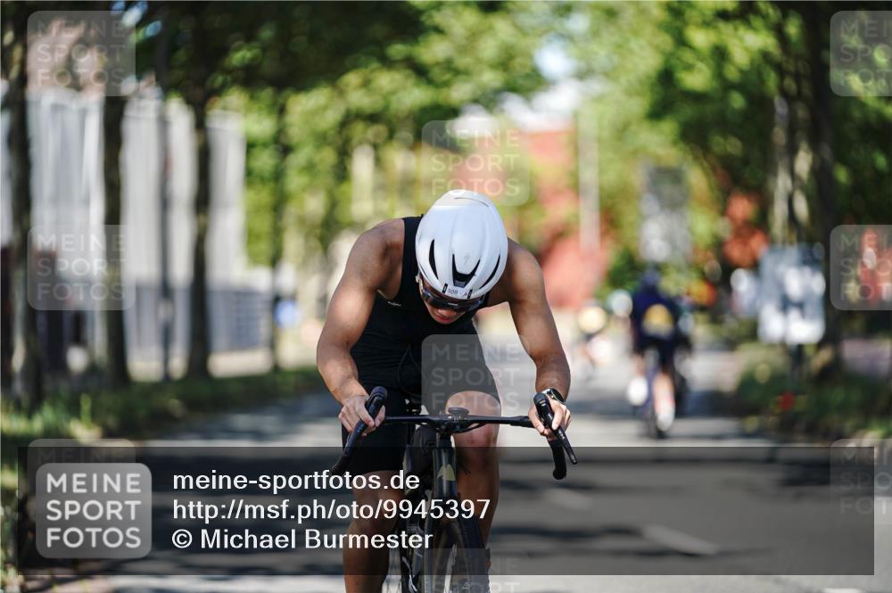 09.08.2026 - GEWOBA Citytriathlon Bremen Michael Burmester http://msf.ph/oto/9945397 09.08.2026 10:41:23 Radfahren 78, 308 meine-sportfotos.de