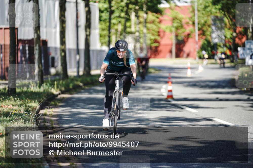 09.08.2026 - GEWOBA Citytriathlon Bremen Michael Burmester http://msf.ph/oto/9945407 09.08.2026 10:41:31 Radfahren 78, 308, 372, 377, 378, 412 meine-sportfotos.de
