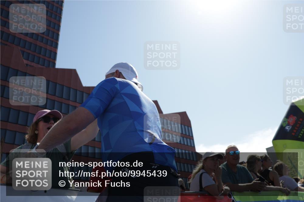 09.08.2026 - GEWOBA Citytriathlon Bremen Yannick Fuchs http://msf.ph/oto/9945439 09.08.2026 14:24:23 Ziel 590, 814, 1015, 1015 meine-sportfotos.de
