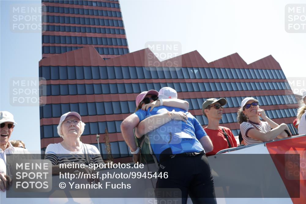 09.08.2026 - GEWOBA Citytriathlon Bremen Yannick Fuchs http://msf.ph/oto/9945446 09.08.2026 14:24:25 Ziel 807, 1015, 1015 meine-sportfotos.de