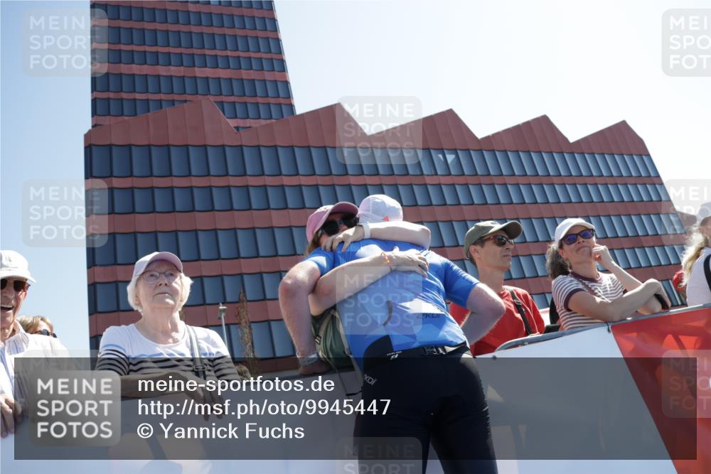 09.08.2026 - GEWOBA Citytriathlon Bremen Yannick Fuchs http://msf.ph/oto/9945447 09.08.2026 14:24:25 Ziel 807, 1015, 1015 meine-sportfotos.de