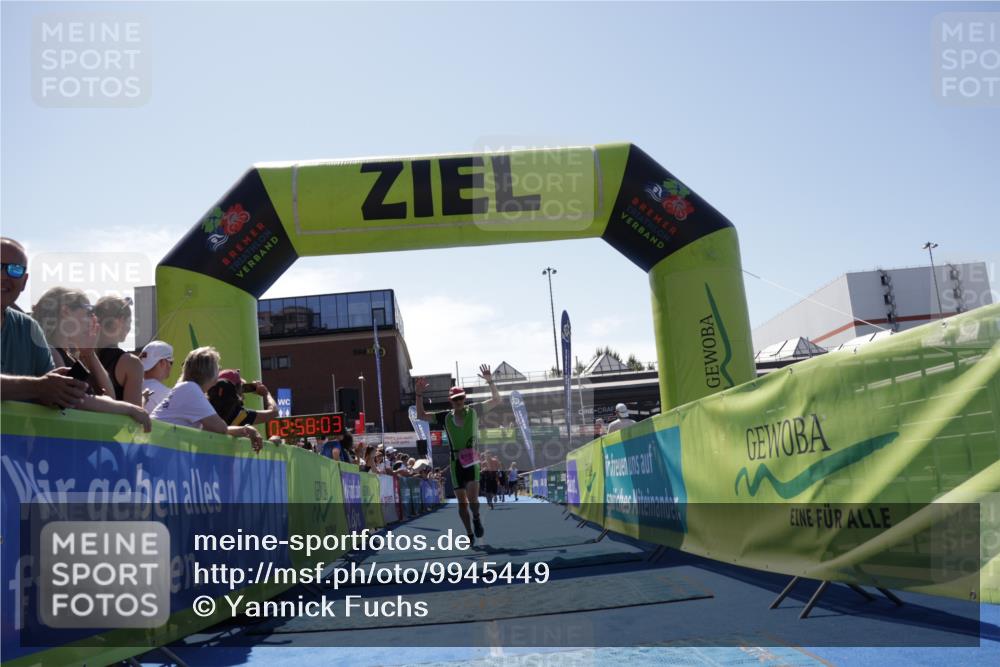 09.08.2026 - GEWOBA Citytriathlon Bremen Yannick Fuchs http://msf.ph/oto/9945449 09.08.2026 14:24:26 Ziel 807, 852, 1015, 1015 meine-sportfotos.de