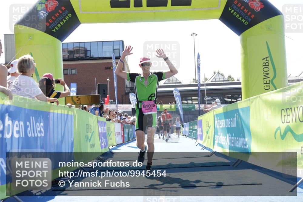 09.08.2026 - GEWOBA Citytriathlon Bremen Yannick Fuchs http://msf.ph/oto/9945454 09.08.2026 14:24:27 Ziel 807, 852, 1015, 1015, 1136 meine-sportfotos.de