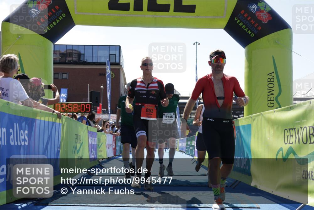 09.08.2026 - GEWOBA Citytriathlon Bremen Yannick Fuchs http://msf.ph/oto/9945477 09.08.2026 14:24:32 Ziel 807, 852, 857, 1136 meine-sportfotos.de
