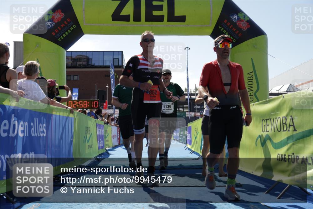 09.08.2026 - GEWOBA Citytriathlon Bremen Yannick Fuchs http://msf.ph/oto/9945479 09.08.2026 14:24:32 Ziel 807, 852, 857, 1136 meine-sportfotos.de