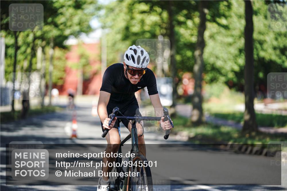 09.08.2026 - GEWOBA Citytriathlon Bremen Michael Burmester http://msf.ph/oto/9945501 09.08.2026 10:42:19 Radfahren 286, 301, 415, 475 meine-sportfotos.de