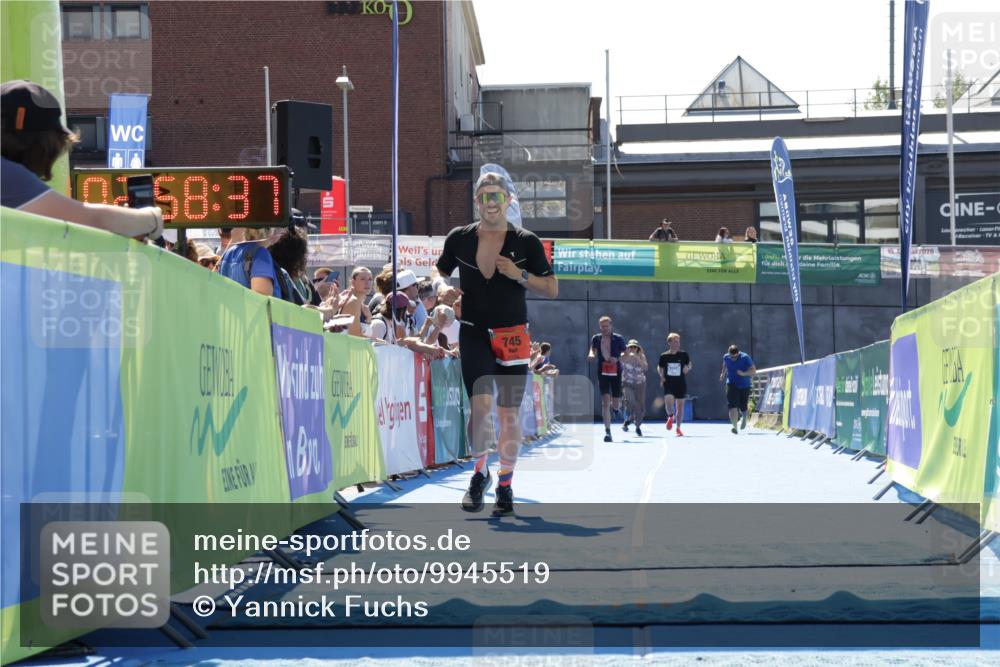 09.08.2026 - GEWOBA Citytriathlon Bremen Yannick Fuchs http://msf.ph/oto/9945519 09.08.2026 14:25:00 Ziel 745 meine-sportfotos.de