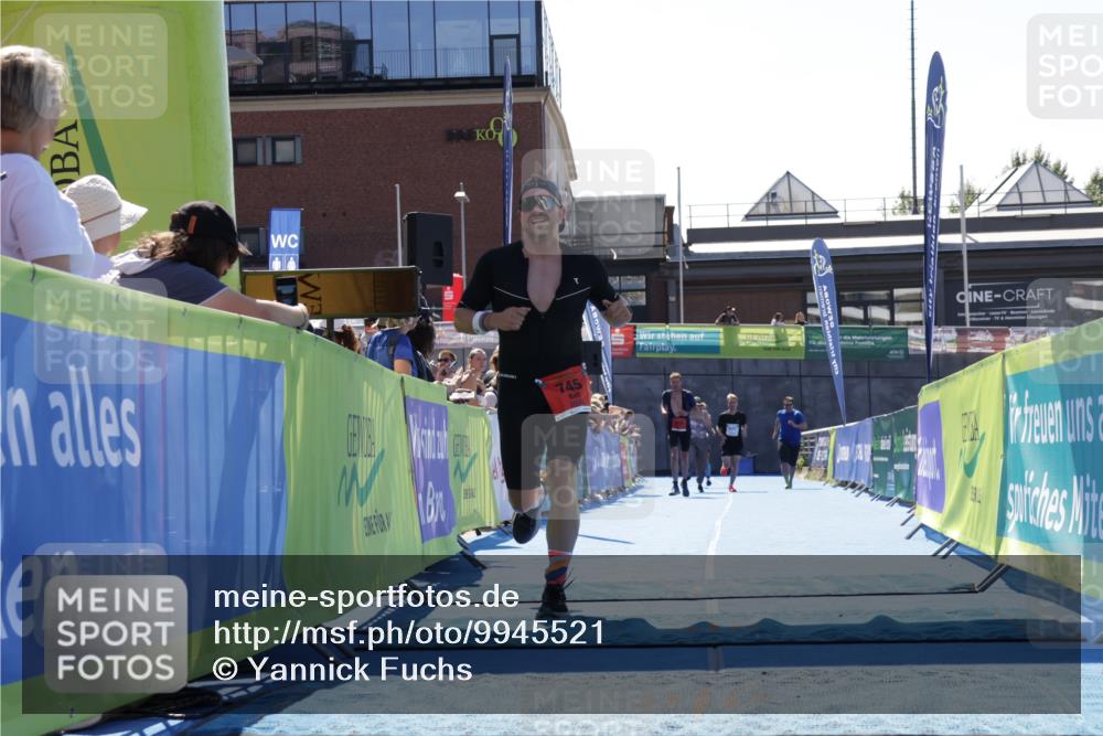 09.08.2026 - GEWOBA Citytriathlon Bremen Yannick Fuchs http://msf.ph/oto/9945521 09.08.2026 14:25:01 Ziel 745 meine-sportfotos.de