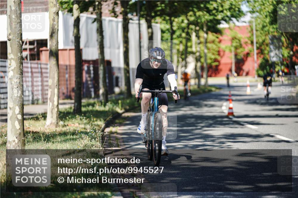 09.08.2026 - GEWOBA Citytriathlon Bremen Michael Burmester http://msf.ph/oto/9945527 09.08.2026 10:42:35 Radfahren 199, 297, 322, 422 meine-sportfotos.de