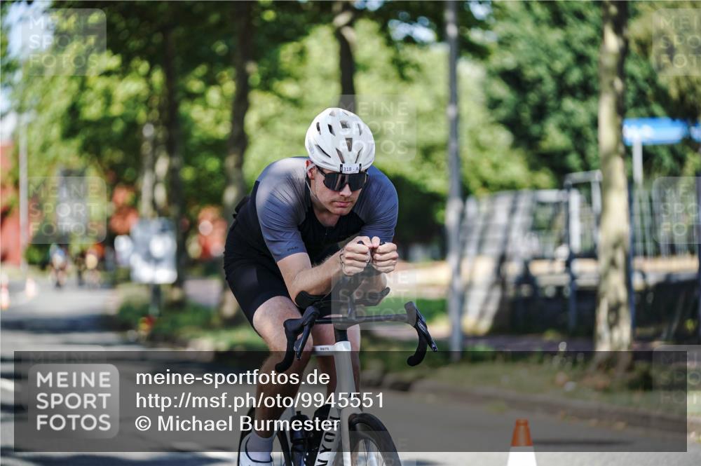 09.08.2026 - GEWOBA Citytriathlon Bremen Michael Burmester http://msf.ph/oto/9945551 09.08.2026 10:42:51 Radfahren 318, 323, 529 meine-sportfotos.de