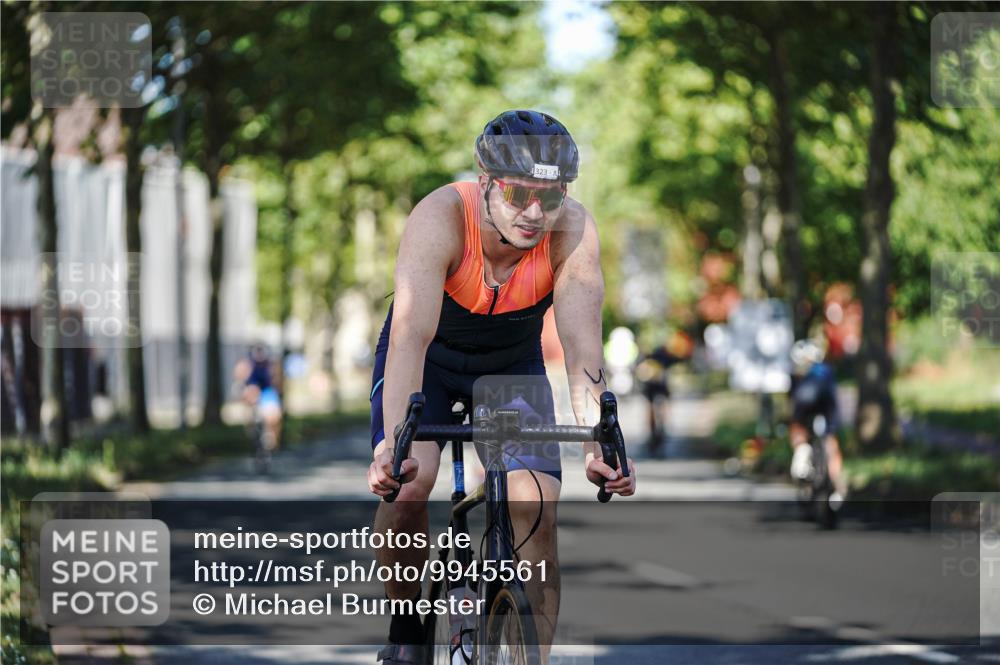 09.08.2026 - GEWOBA Citytriathlon Bremen Michael Burmester http://msf.ph/oto/9945561 09.08.2026 10:42:57 Radfahren 318, 323, 393, 529 meine-sportfotos.de