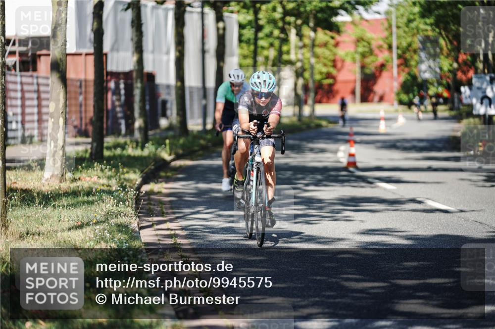 09.08.2026 - GEWOBA Citytriathlon Bremen Michael Burmester http://msf.ph/oto/9945575 09.08.2026 10:43:04 Radfahren 318, 323, 389, 393, 427 meine-sportfotos.de