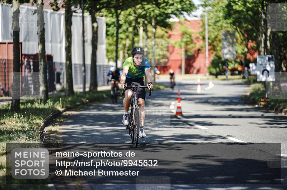 09.08.2026 - GEWOBA Citytriathlon Bremen Michael Burmester http://msf.ph/oto/9945632 09.08.2026 10:43:46 Radfahren 293, 296, 336, 375, 402, 517 meine-sportfotos.de