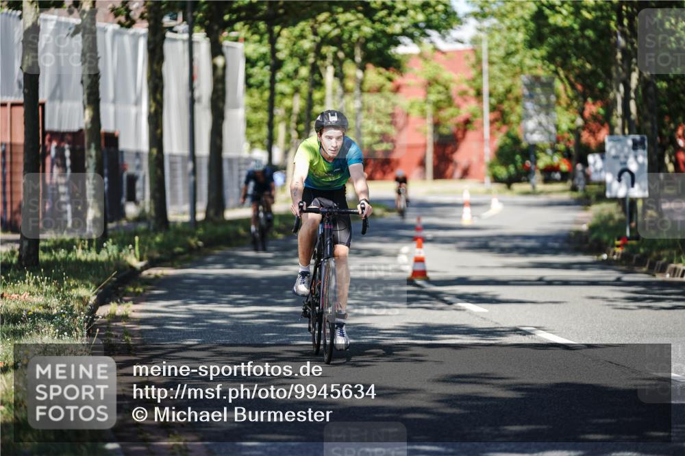09.08.2026 - GEWOBA Citytriathlon Bremen Michael Burmester http://msf.ph/oto/9945634 09.08.2026 10:43:46 Radfahren 293, 296, 336, 375, 402, 517 meine-sportfotos.de