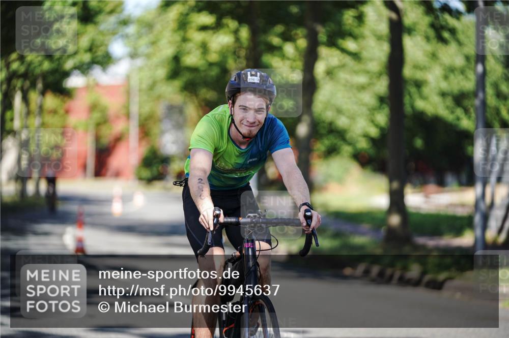 09.08.2026 - GEWOBA Citytriathlon Bremen Michael Burmester http://msf.ph/oto/9945637 09.08.2026 10:43:47 Radfahren 293, 296, 336, 402, 517 meine-sportfotos.de