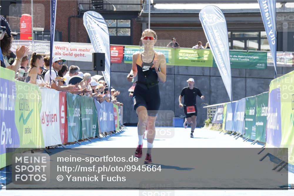 09.08.2026 - GEWOBA Citytriathlon Bremen Yannick Fuchs http://msf.ph/oto/9945664 09.08.2026 14:27:23 Ziel 864, 956 meine-sportfotos.de
