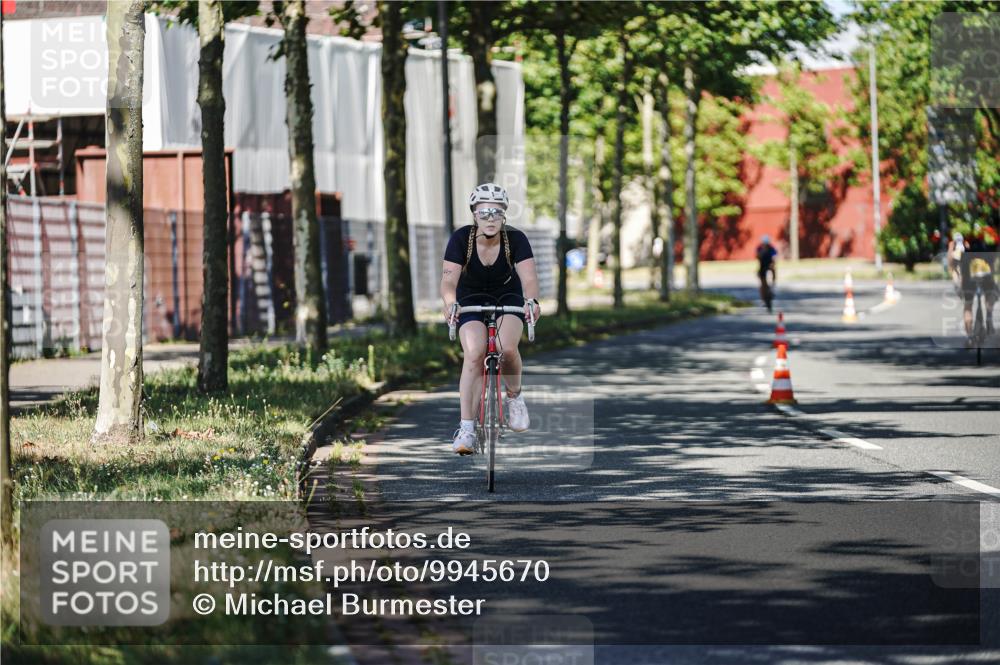 09.08.2026 - GEWOBA Citytriathlon Bremen Michael Burmester http://msf.ph/oto/9945670 09.08.2026 10:44:07 Radfahren 383, 441 meine-sportfotos.de