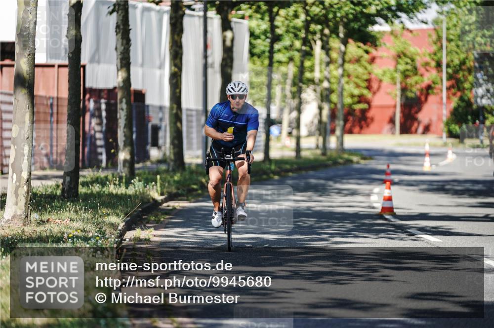 09.08.2026 - GEWOBA Citytriathlon Bremen Michael Burmester http://msf.ph/oto/9945680 09.08.2026 10:44:16 Radfahren 383, 441 meine-sportfotos.de