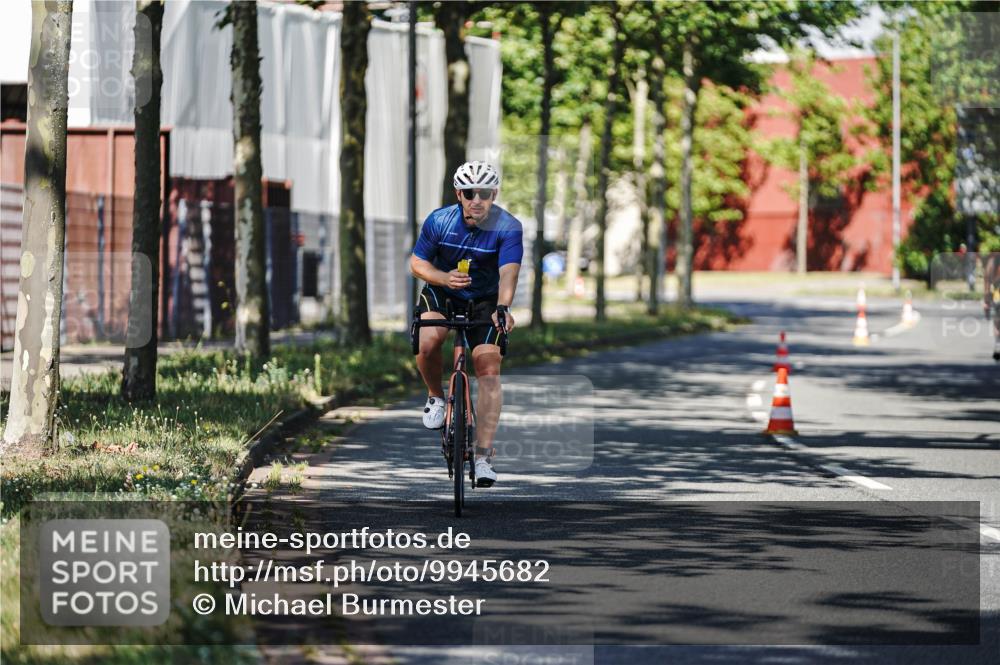 09.08.2026 - GEWOBA Citytriathlon Bremen Michael Burmester http://msf.ph/oto/9945682 09.08.2026 10:44:16 Radfahren 383, 441 meine-sportfotos.de