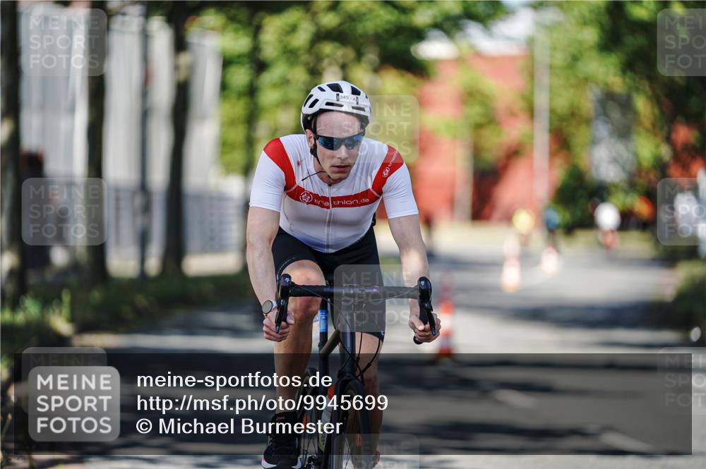 09.08.2026 - GEWOBA Citytriathlon Bremen Michael Burmester http://msf.ph/oto/9945699 09.08.2026 10:44:35 Radfahren 345, 523 meine-sportfotos.de