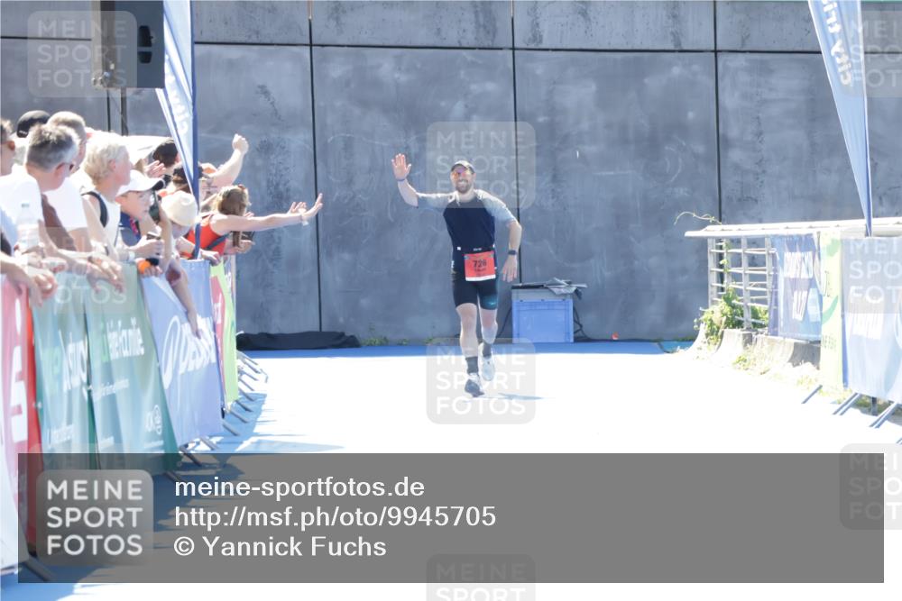 09.08.2026 - GEWOBA Citytriathlon Bremen Yannick Fuchs http://msf.ph/oto/9945705 09.08.2026 14:27:52 Ziel  meine-sportfotos.de