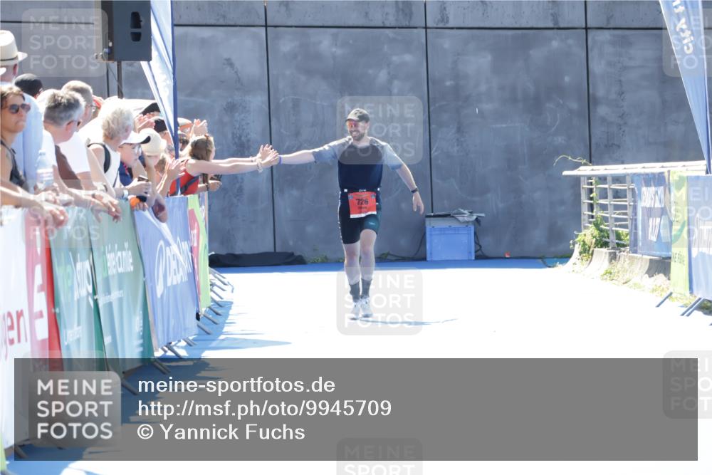 09.08.2026 - GEWOBA Citytriathlon Bremen Yannick Fuchs http://msf.ph/oto/9945709 09.08.2026 14:27:54 Ziel  meine-sportfotos.de