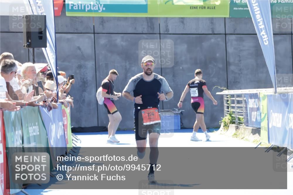 09.08.2026 - GEWOBA Citytriathlon Bremen Yannick Fuchs http://msf.ph/oto/9945712 09.08.2026 14:27:57 Ziel 726 meine-sportfotos.de