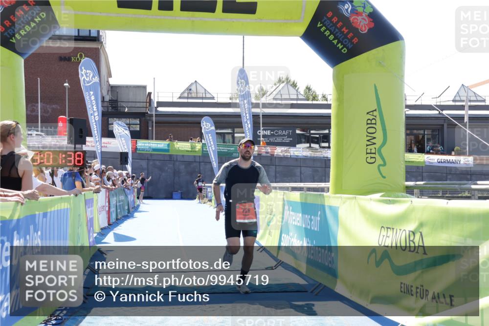 09.08.2026 - GEWOBA Citytriathlon Bremen Yannick Fuchs http://msf.ph/oto/9945719 09.08.2026 14:28:01 Ziel 726 meine-sportfotos.de