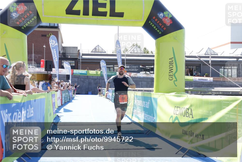 09.08.2026 - GEWOBA Citytriathlon Bremen Yannick Fuchs http://msf.ph/oto/9945722 09.08.2026 14:28:01 Ziel 726 meine-sportfotos.de