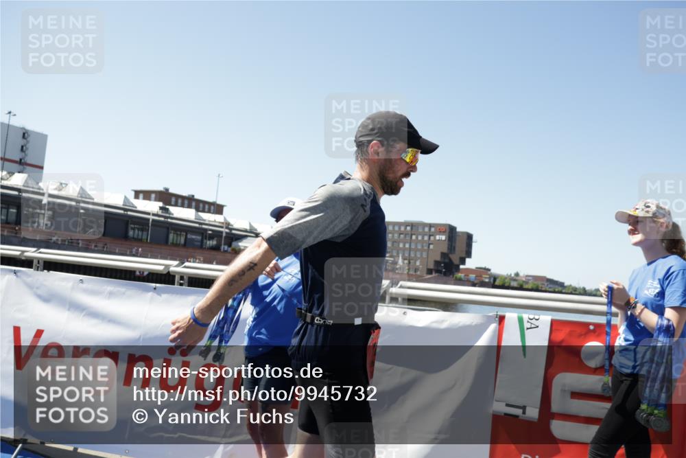 09.08.2026 - GEWOBA Citytriathlon Bremen Yannick Fuchs http://msf.ph/oto/9945732 09.08.2026 14:28:03 Ziel 726 meine-sportfotos.de