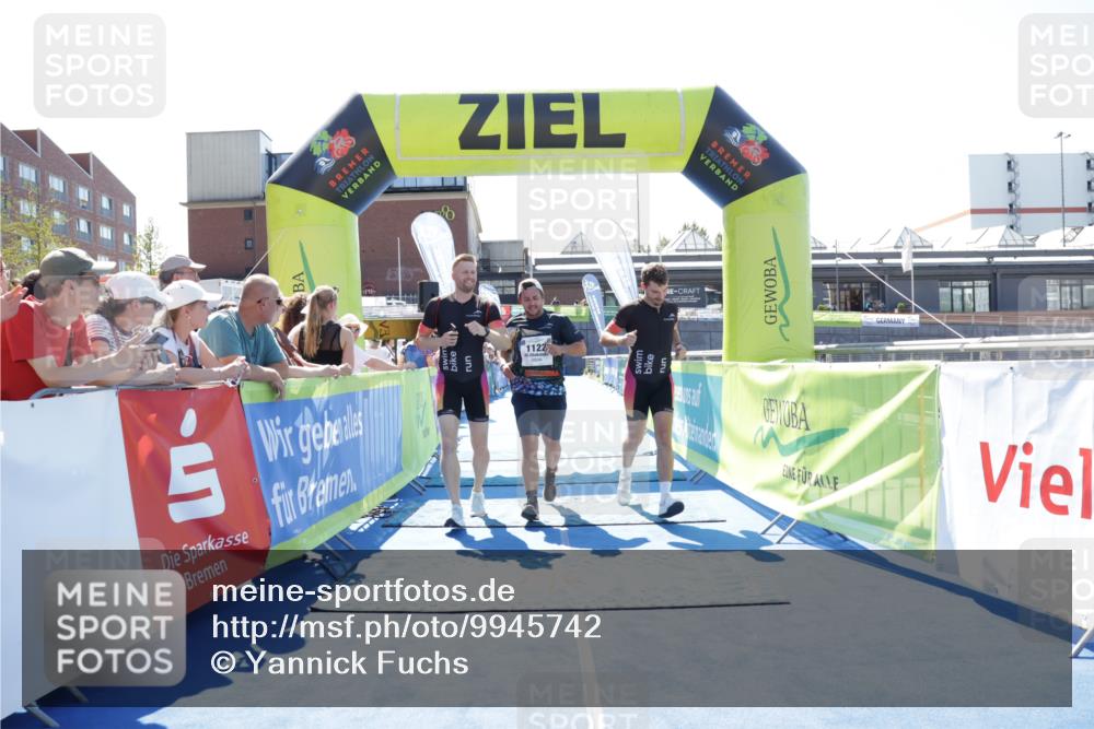 09.08.2026 - GEWOBA Citytriathlon Bremen Yannick Fuchs http://msf.ph/oto/9945742 09.08.2026 14:28:21 Ziel 1122 meine-sportfotos.de