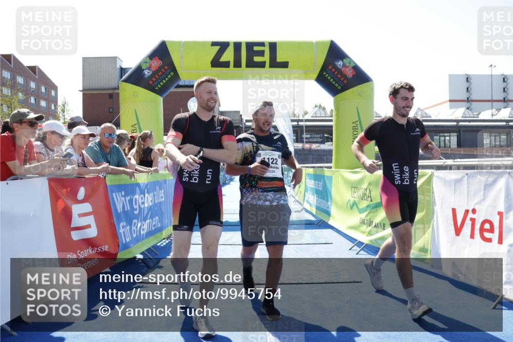 09.08.2026 - GEWOBA Citytriathlon Bremen Yannick Fuchs http://msf.ph/oto/9945754 09.08.2026 14:28:23 Ziel 1122 meine-sportfotos.de